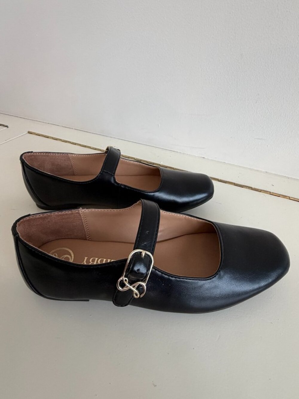 Sam & Libby Fredi Black Mary Jane Flats Gold Buckle Size 6.5 Like New!